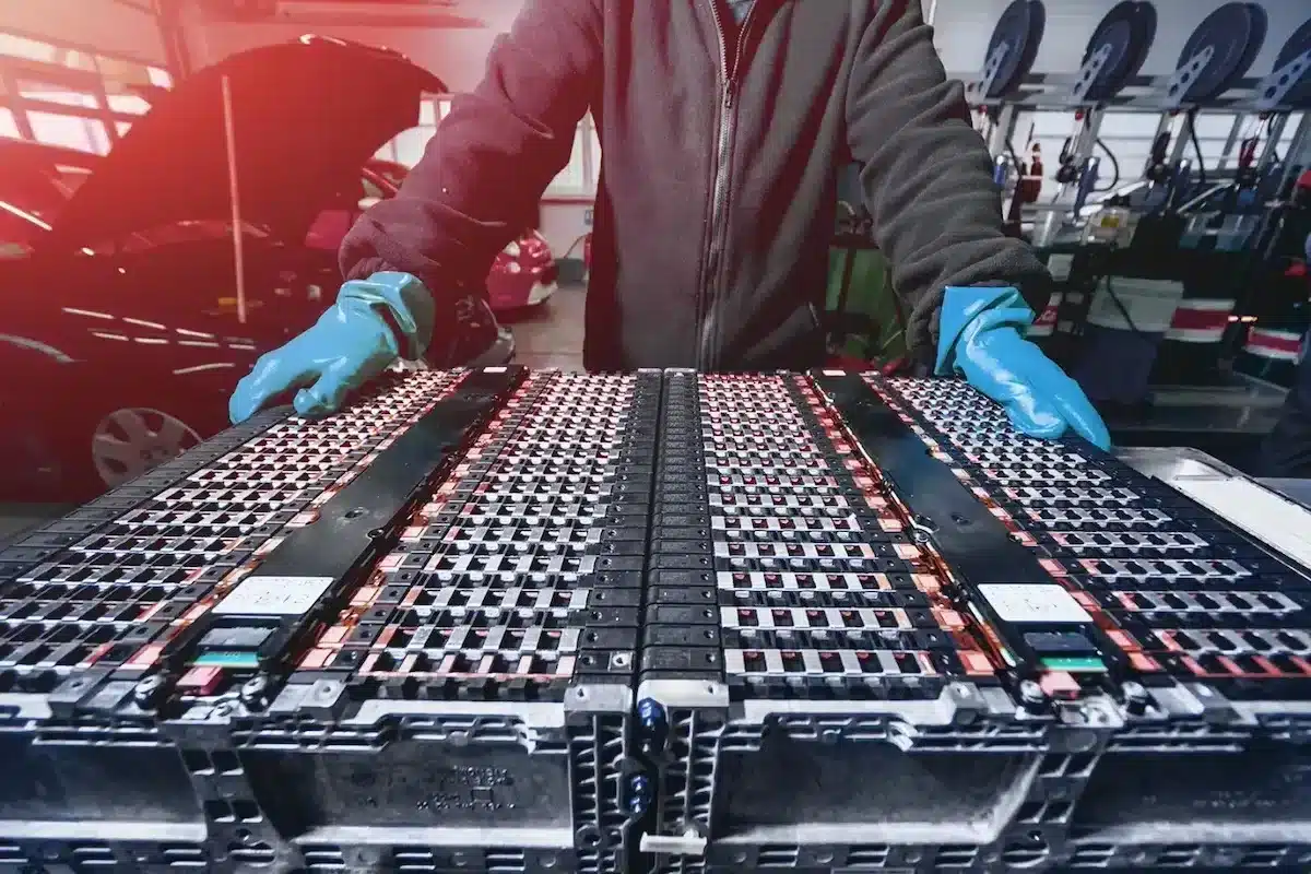 Lithium-Ion Battery Pack Prices Hit Record Low at $108/kWh - Battery ...