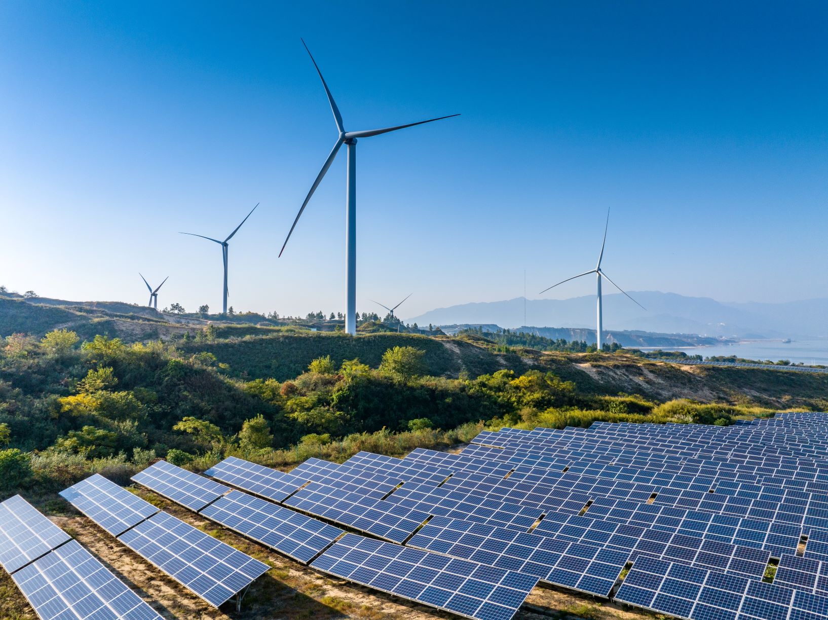 Record $386B Invested in Global Renewables in H1 2025