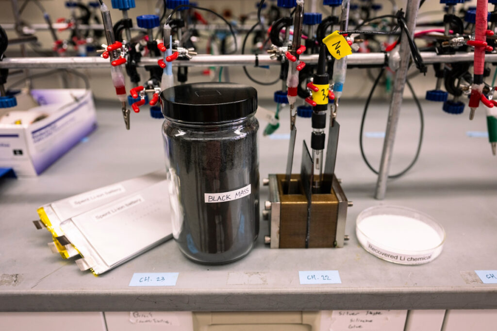 UW–Madison Unveils Low-Cost Lithium Recycling Process