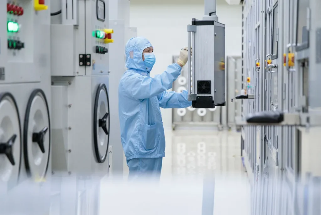 Foxconn Unveils Mass-Produced 360km LiFePO4 Truck Battery