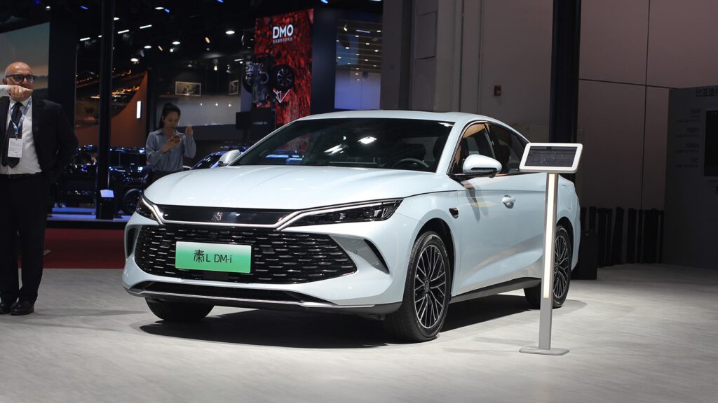 China's NEV Sales Hit Record 1.823M in November 2025