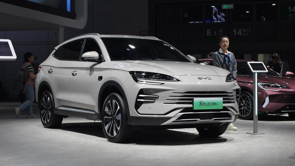 EU Considers Extending Tariffs on Chinese Hybrids and BEVs