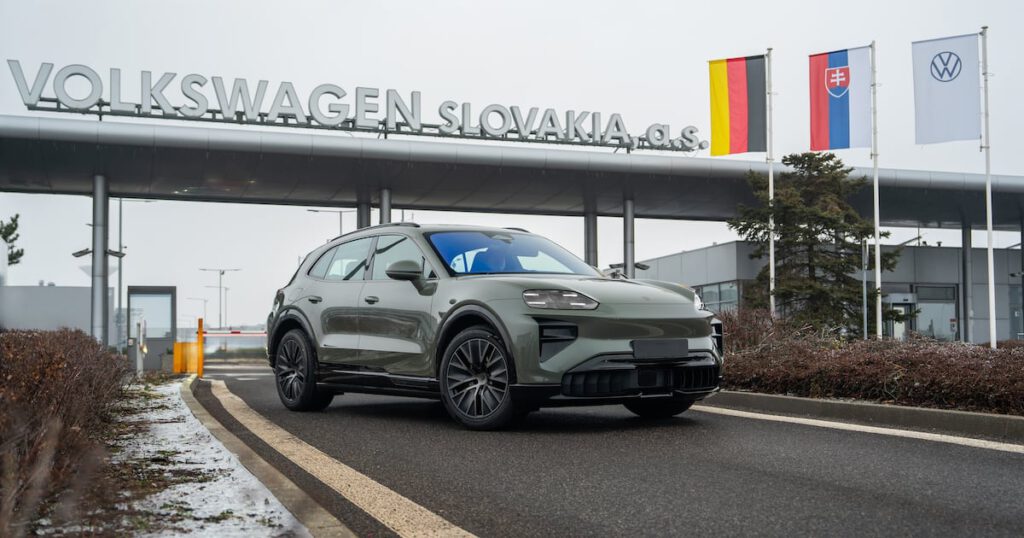 Porsche to Use South Korean Batteries in EVs from 2026