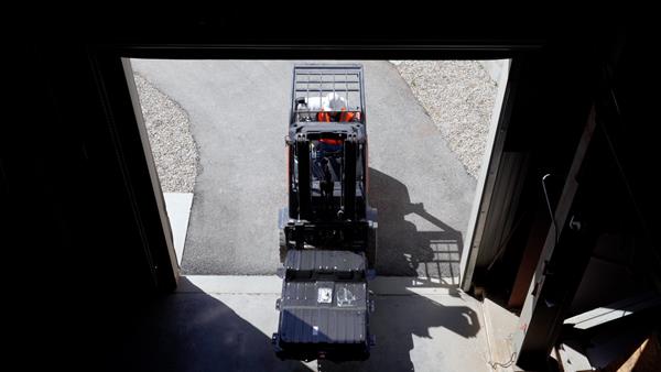 B2U and Waymo Partner to Repurpose EV Batteries for Grid Use