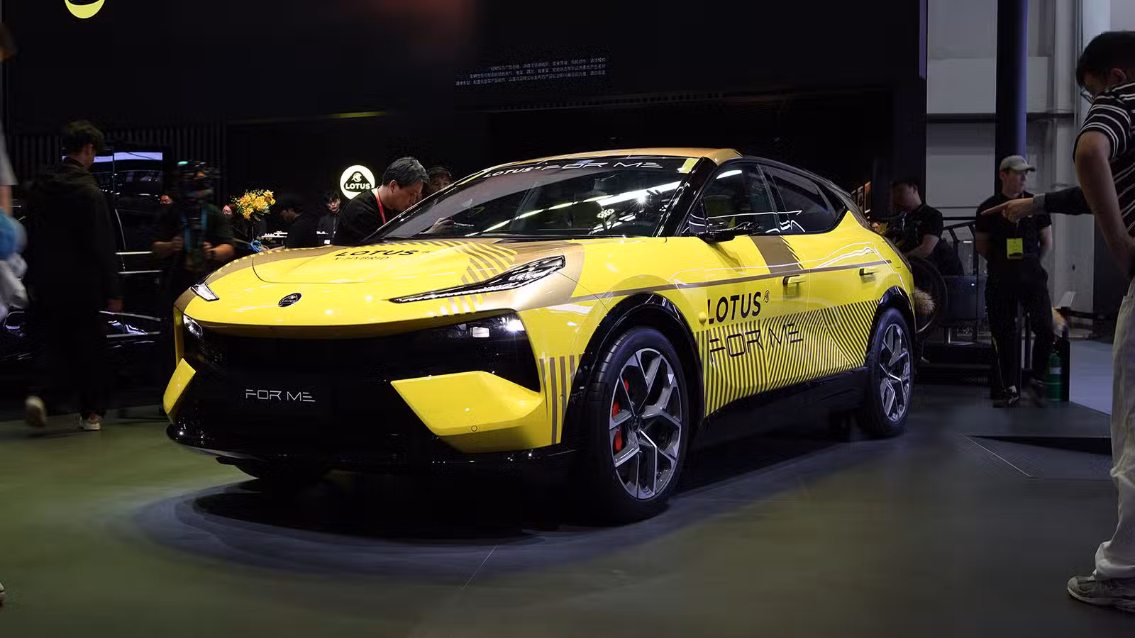 China’s Gasoline Car Sales Plunge as NEV Exports Surge