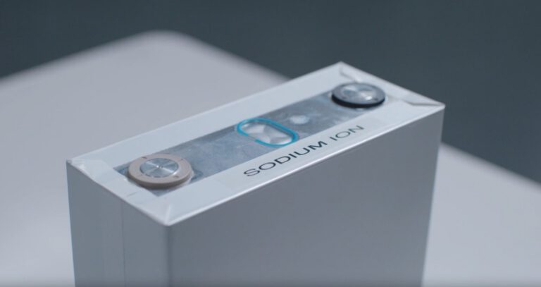 GM and Peak Energy Advance Sodium-Ion Grid Storage