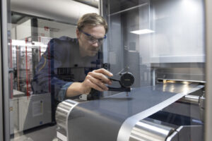 IntelLiGent Unveils Cobalt-Free High-Voltage EV Battery
