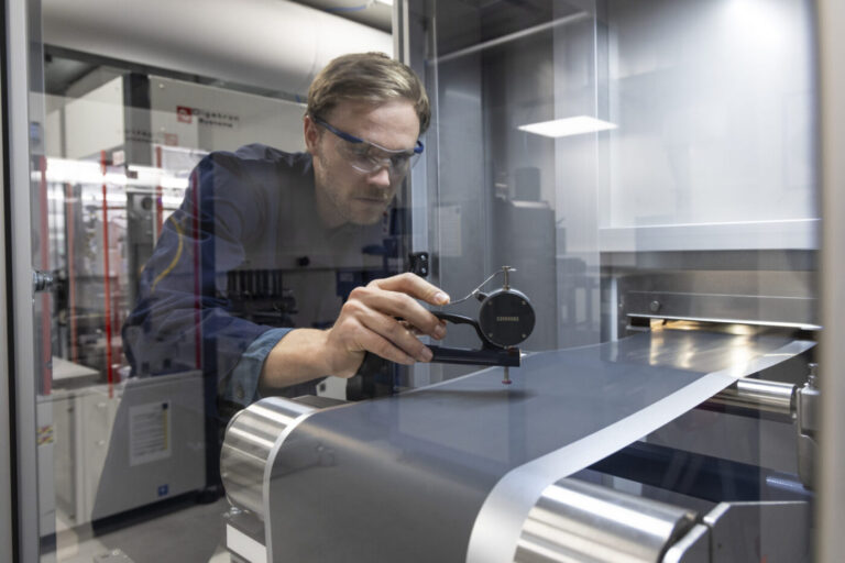 IntelLiGent Unveils Cobalt-Free High-Voltage EV Battery