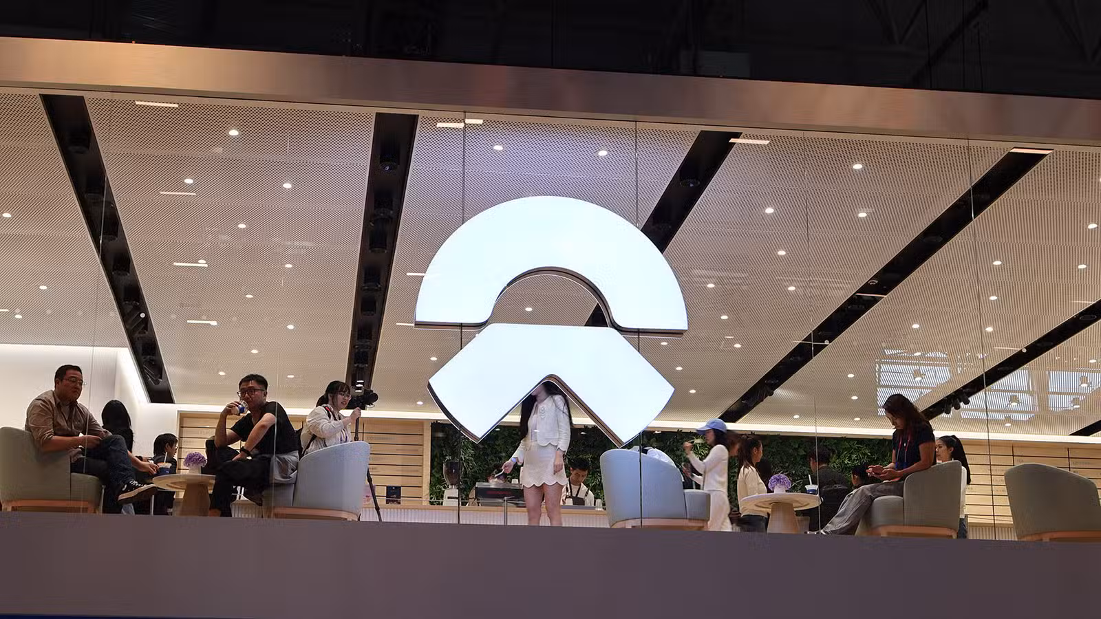 Nio Shapes Singapore Standard SS 722 for EV Charging