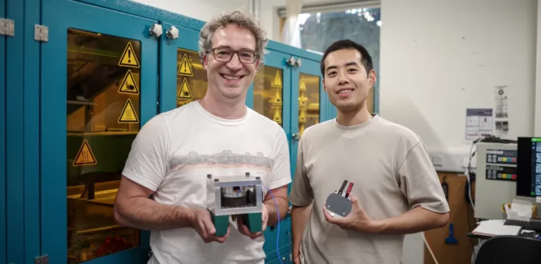 Constant Pressure Doubles Li-Ion Battery Cycle Life Span