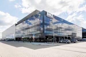 BMZ Poland and EVE Energy Unveil LMFP Battery for Trucks