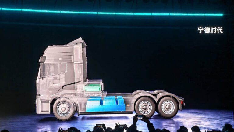 CATL — CATL Unveils 513 kWh Dual-Battery System for Trucks